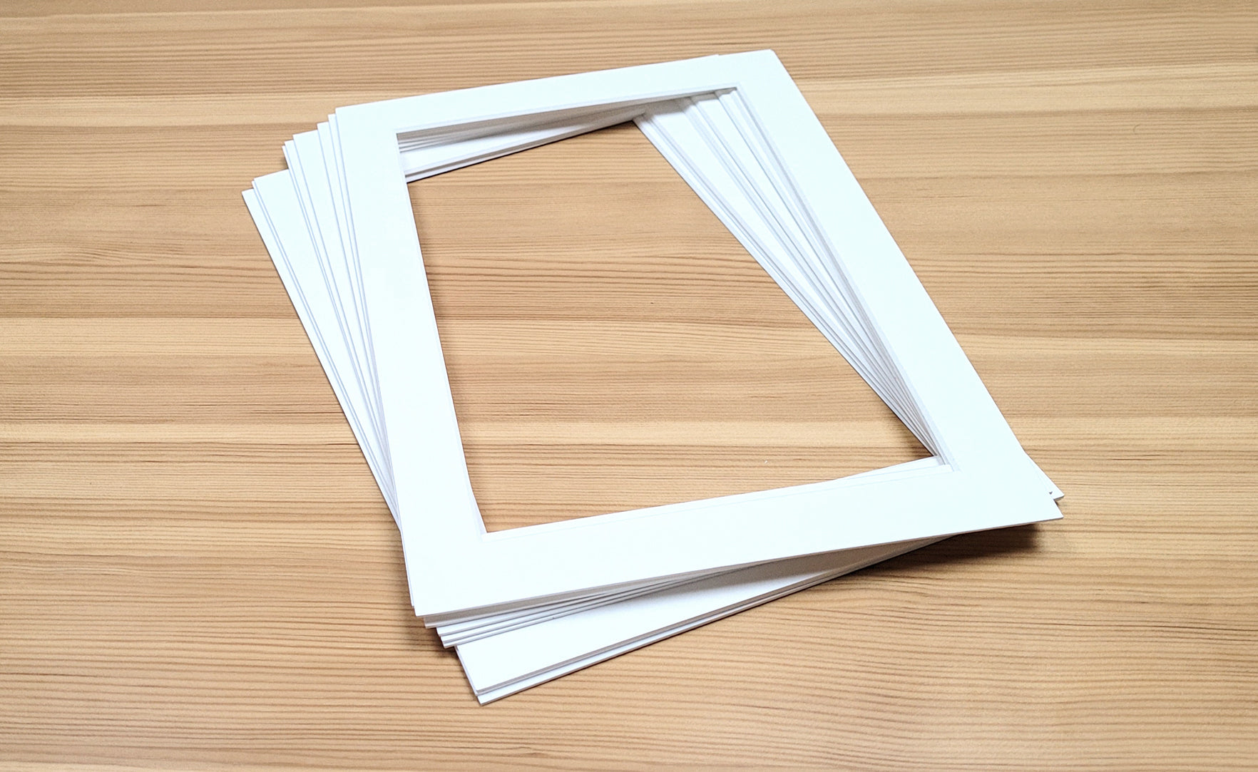 Packs of 10 picture window photo mounts mats masks borders passe partouts in standard frame sizes